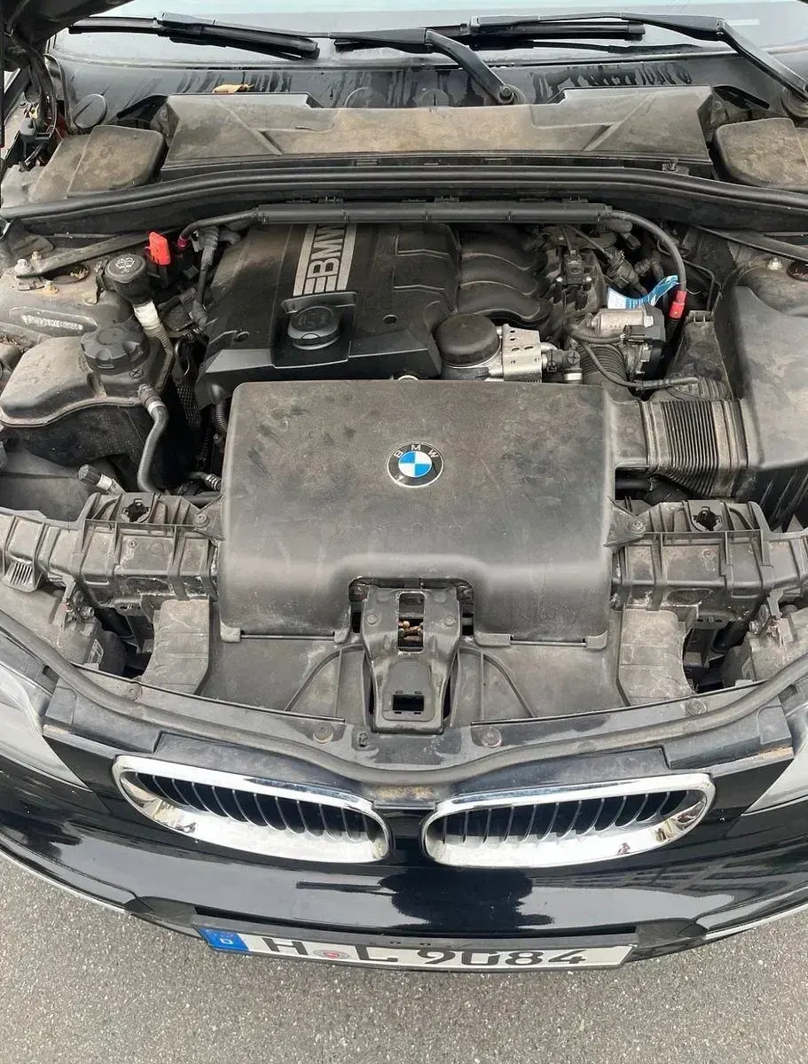 Gebraucht BMW 116 122 PS (89 kW) 2010 Schwarz Kleinwagen