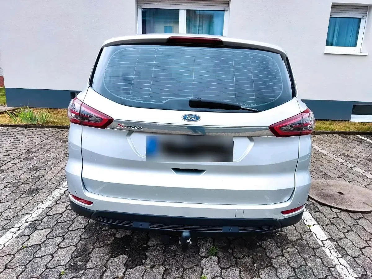 Gebraucht Ford S-MAX Titanium 150 PS (110 kW) 2015 Silber Van / Kleinbus
