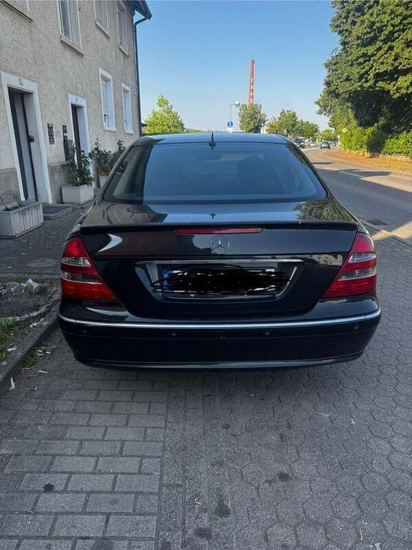 Gebraucht 2005 Mercedes E320 Avantgarde Limousine | 4.700 € (Fairer Preis) - Bild 1/4