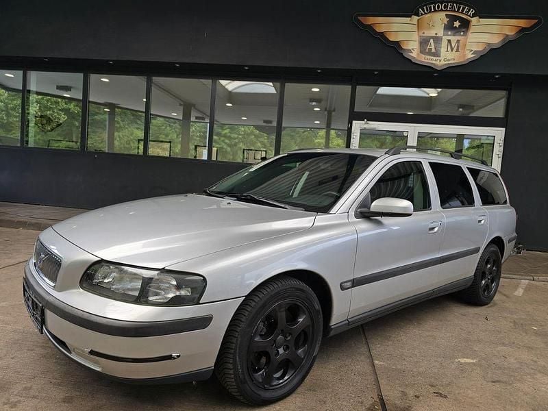 Silver basis metallic Gebraucht 2003 Volvo V70 Kombi | 5.950 € (Fairer Preis) - Bild 1/4