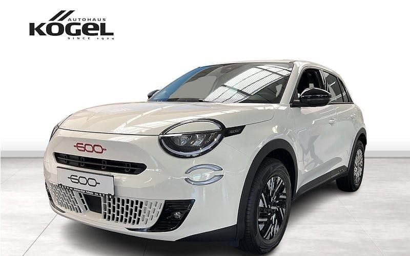 Weiß Gebraucht 2024 Fiat 600E Red SUV | 27.890 € (Fairer Preis) - Bild 1/4