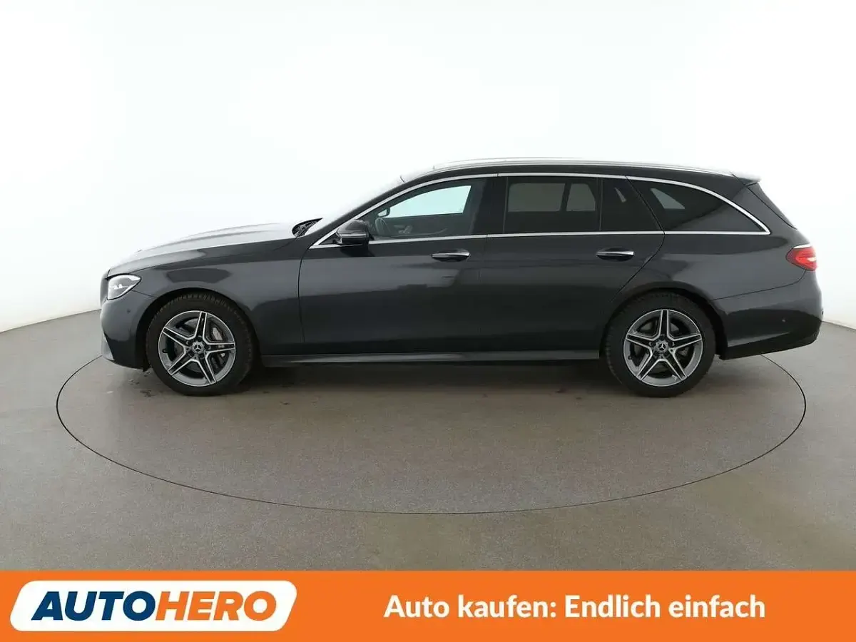 Gebraucht Mercedes E400 AMG line 330 PS (242 kW) 2022 Graphitgrau Kombi