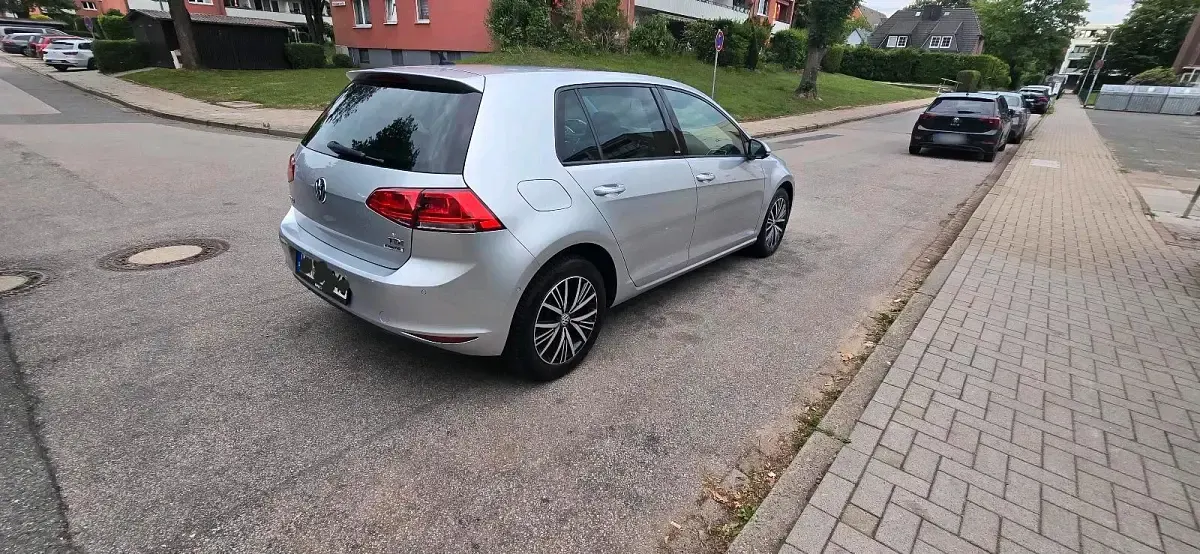 Gebraucht VW Golf VII 116 PS (85 kW) 2016 Silber Limousine