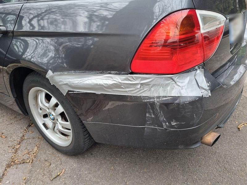 Gebraucht BMW 320 163 PS (119 kW) 2005 Grau Kombi