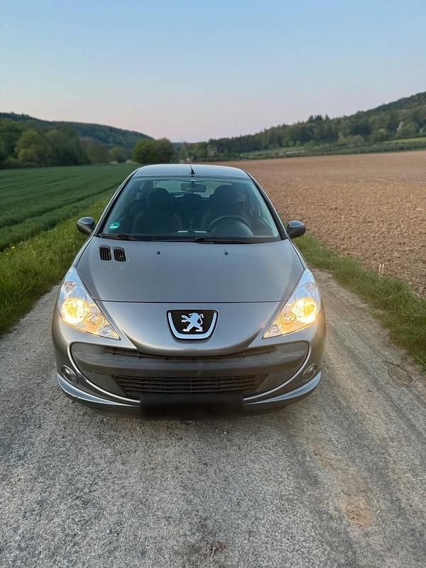 Gebraucht Peugeot 206+ 75 PS (55 kW) 2010 Kleinwagen