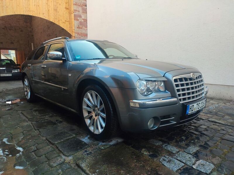 Grau Gebraucht 2008 Chrysler 300C Touring Kombi | 6.250 € (Fairer Preis) - Bild 1/4