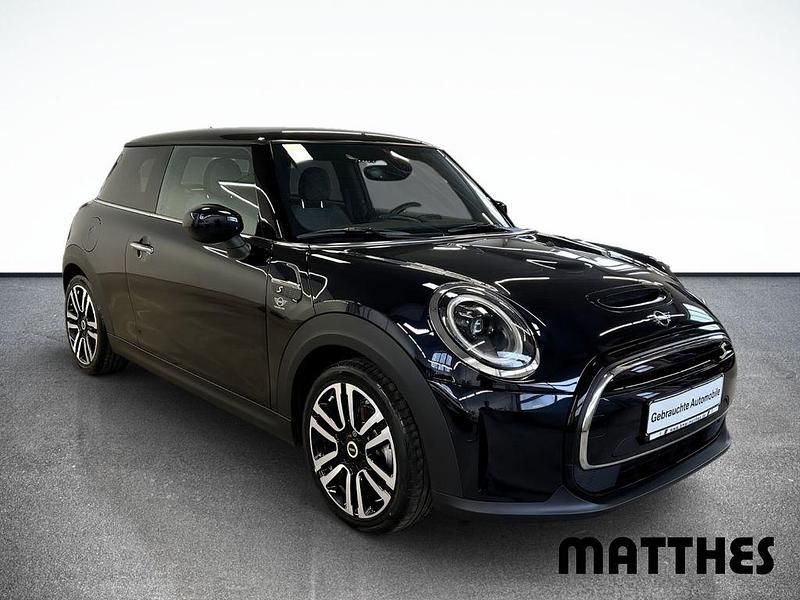 Gebraucht Mini Cooper SE Classic 135 kW (184 PS) 2023 Schwarz Kleinwagen