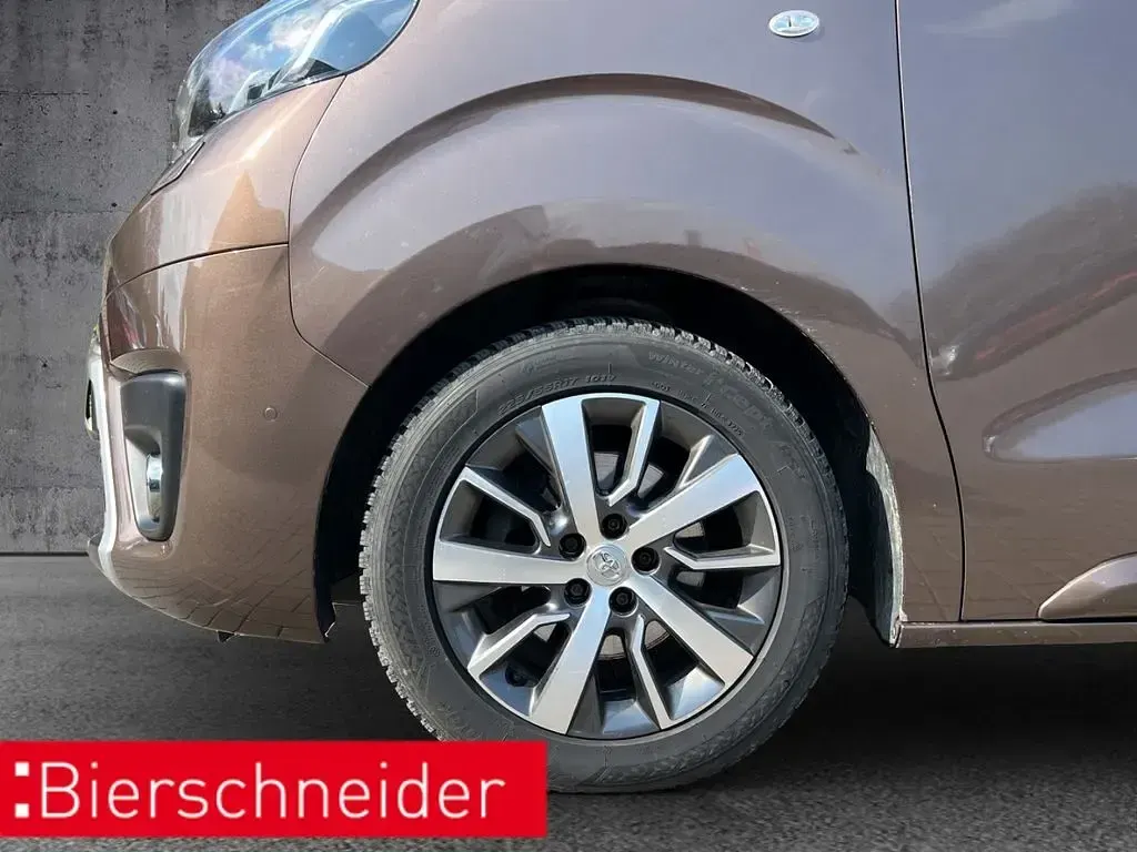 Gebraucht Toyota Proace Verso Team 177 PS (130 kW) 2018 Braun Kombi