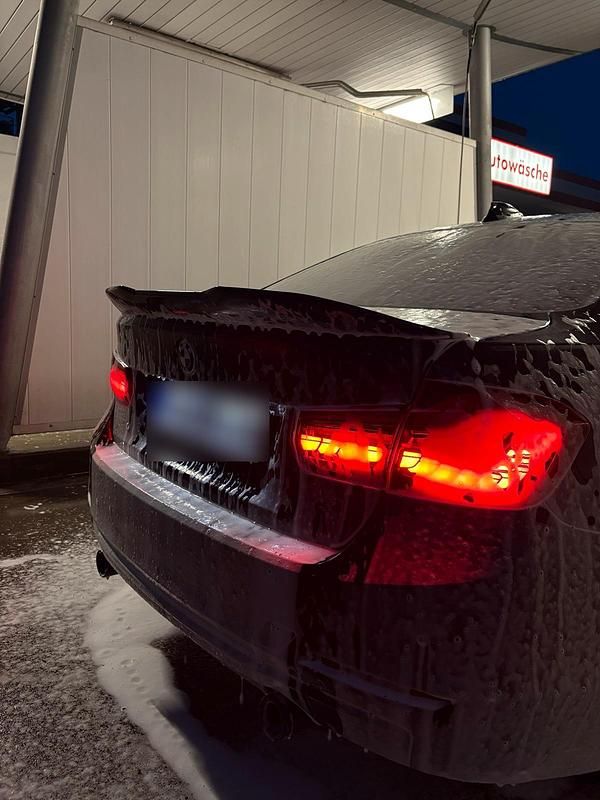 Gebraucht BMW 335 306 PS (225 kW) 2013 Blau Limousine