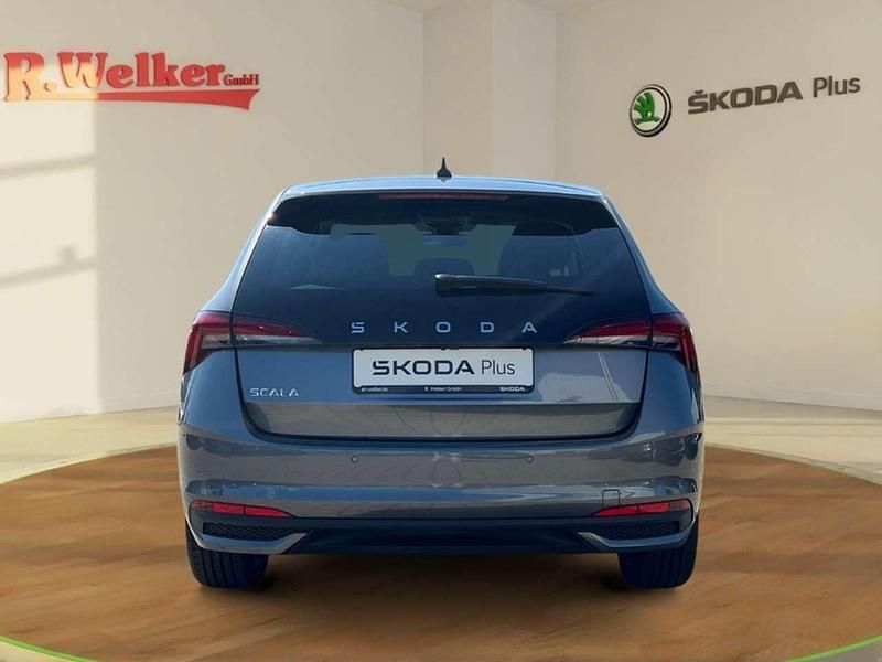 Gebraucht Skoda Scala Comfort 150 PS (110 kW) 2024 Graphitegrau metallic Kleinwagen