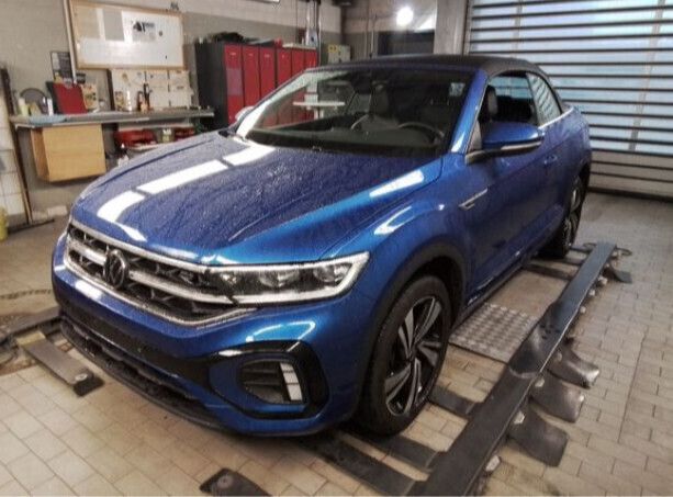 Gebraucht VW T-Roc Cabriolet R-line 150 PS (110 kW) 2024 Blau Cabrio