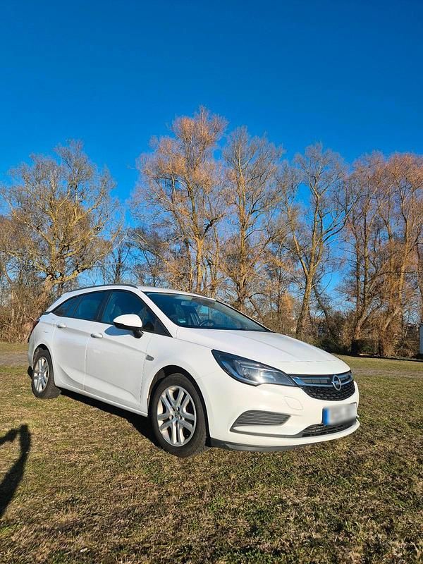 Gebraucht Opel Astra 95 PS (69 kW) 2016 Weiß Kombi