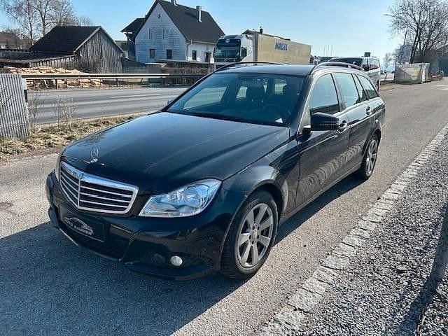 Gebraucht Mercedes C180 120 PS (88 kW) 2012 Schwarz Kombi