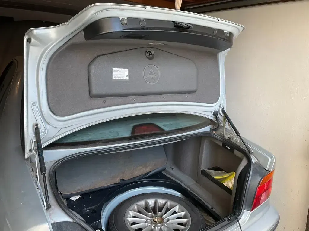 Gebraucht BMW 528 193 PS (141 kW) 1998 Silber Limousine
