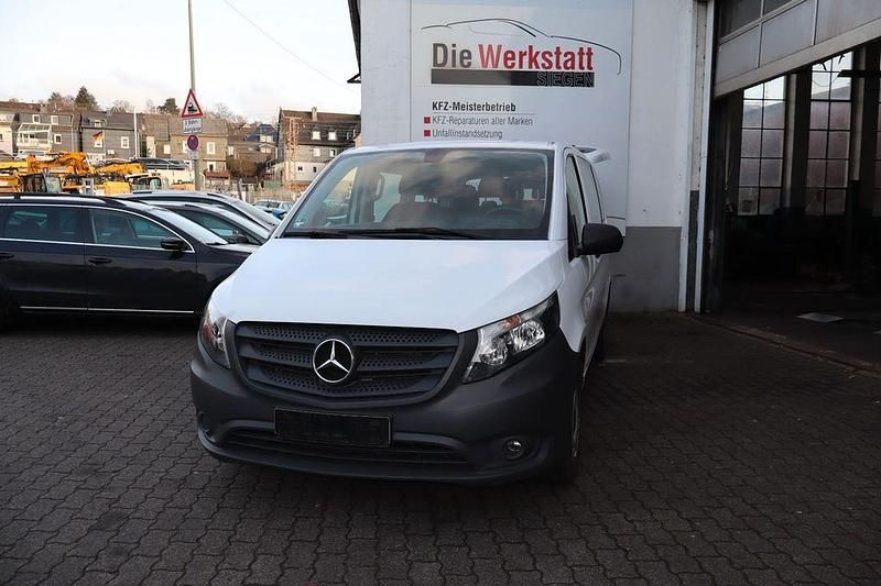 Weiß Gebraucht 2020 Mercedes Vito Van | 24.871 € (Fairer Preis) - Bild 1/4