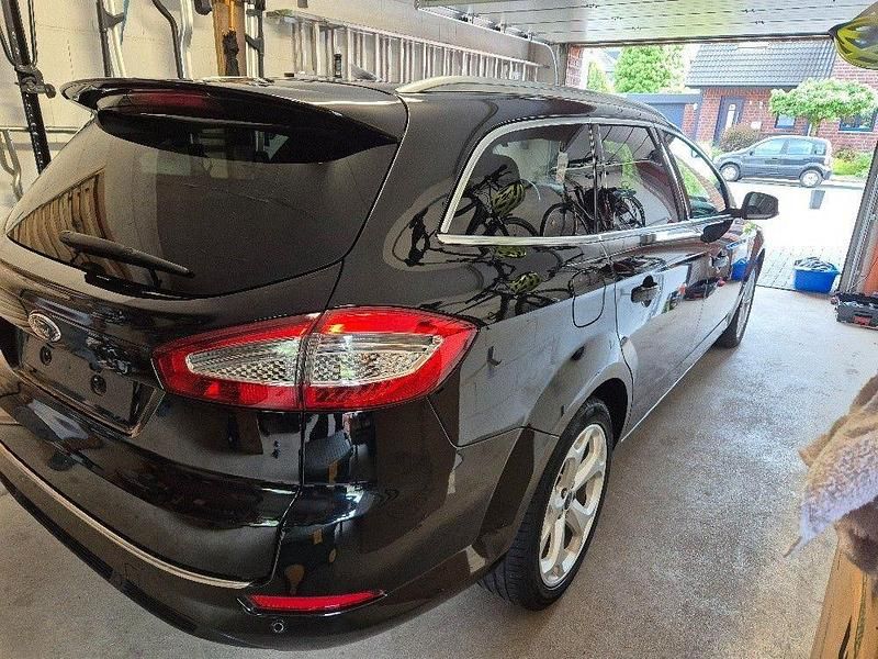 Gebraucht Ford Mondeo Titanium X 163 PS (119 kW) 2013 Schwarz Kombi