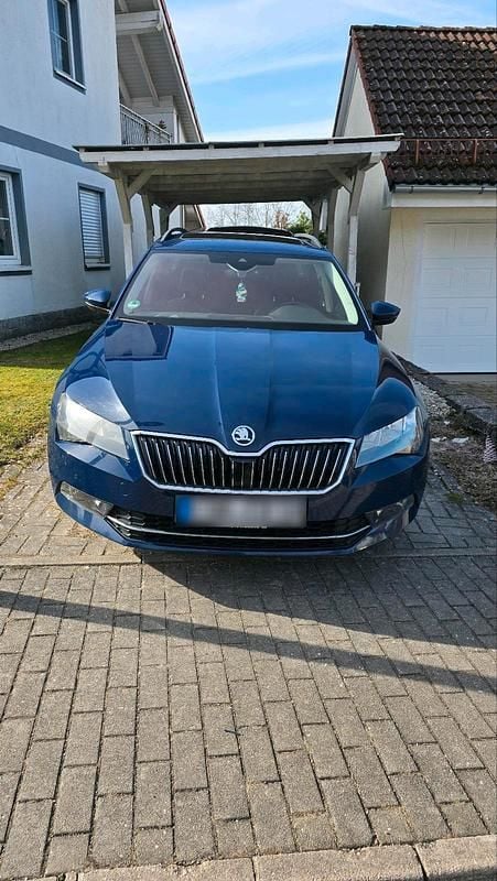 Gebraucht Skoda Superb 150 PS (110 kW) 2016 Blau Kombi