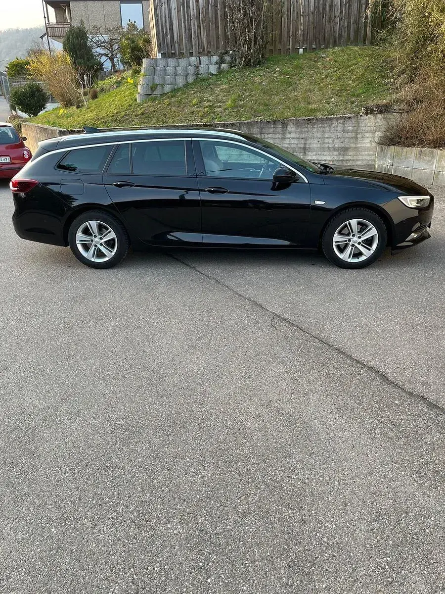 Gebraucht Opel Insignia Dynamic 165 PS (121 kW) 2018 Schwarz Kombi