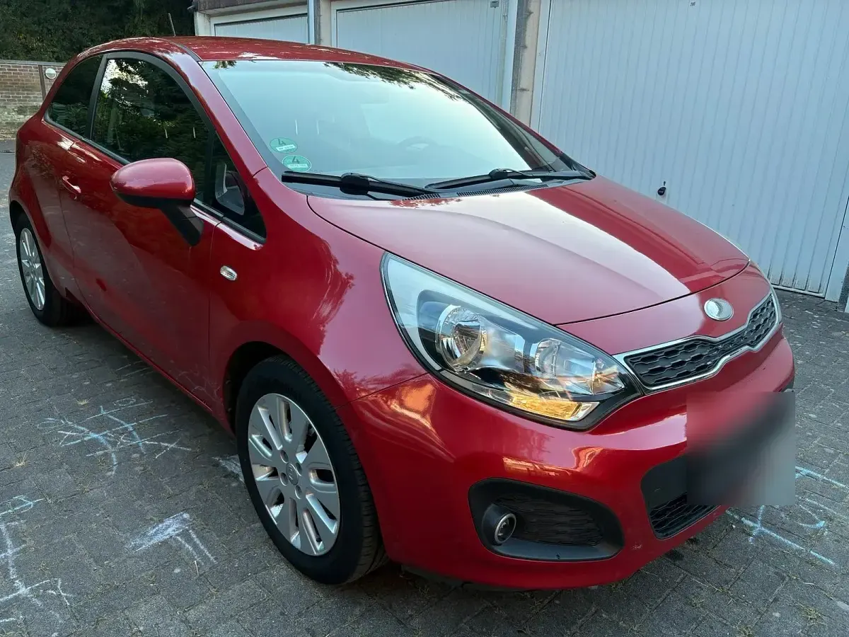 Gebraucht Kia Rio 86 PS (63 kW) 2013 Rot Kleinwagen