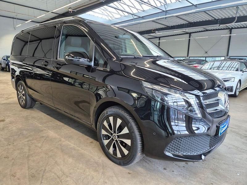 Gebraucht Mercedes V250 190 PS (139 kW) 2024 Obsidianschwarz metallic Van / Kleinbus