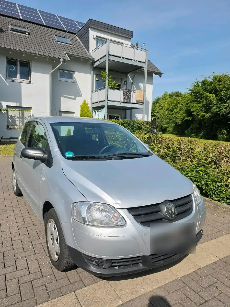 Gebraucht VW Fox 60 PS (44 kW) 2011 Grau Kleinwagen