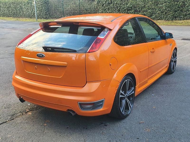 Gebraucht Ford Focus ST 226 PS (166 kW) 2006 Orange Limousine