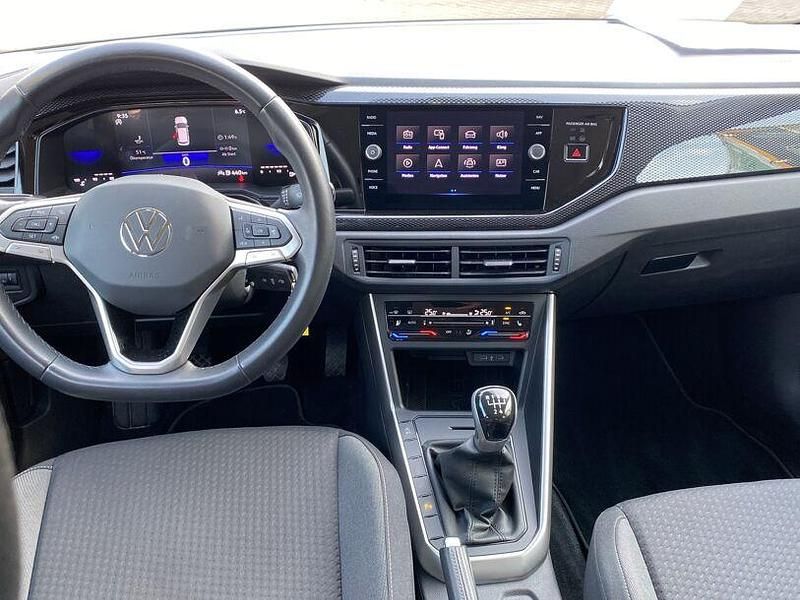 Gebraucht VW Polo Life 80 PS (58 kW) 2024 Blau reef blue metallic (metallic) Limousine