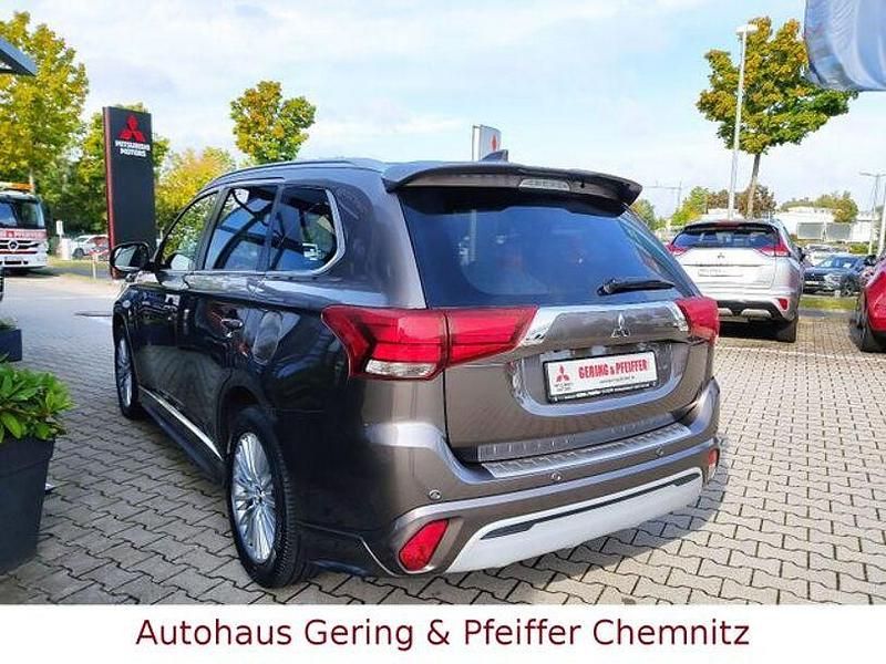Gebraucht Mitsubishi Outlander P-HEV Plus 224 PS (164 kW) 2020 Braun SUV