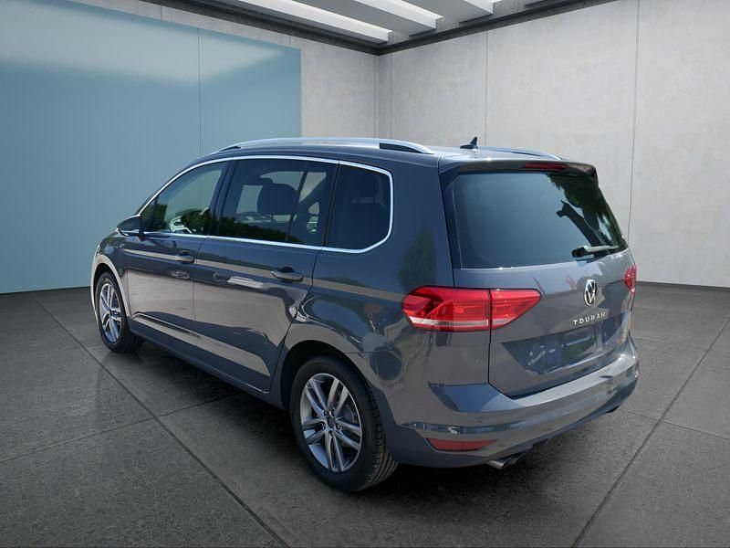 Neu VW Touran 150 PS (110 kW) 2025 Blau Van / Kleinbus