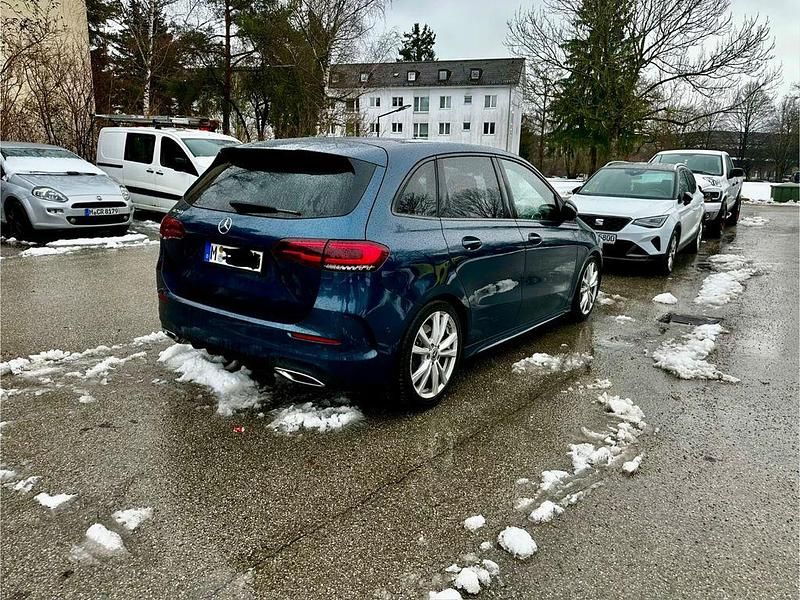 Gebraucht Mercedes B250 AMG 224 PS (164 kW) 2020 Blau Van / Kleinbus