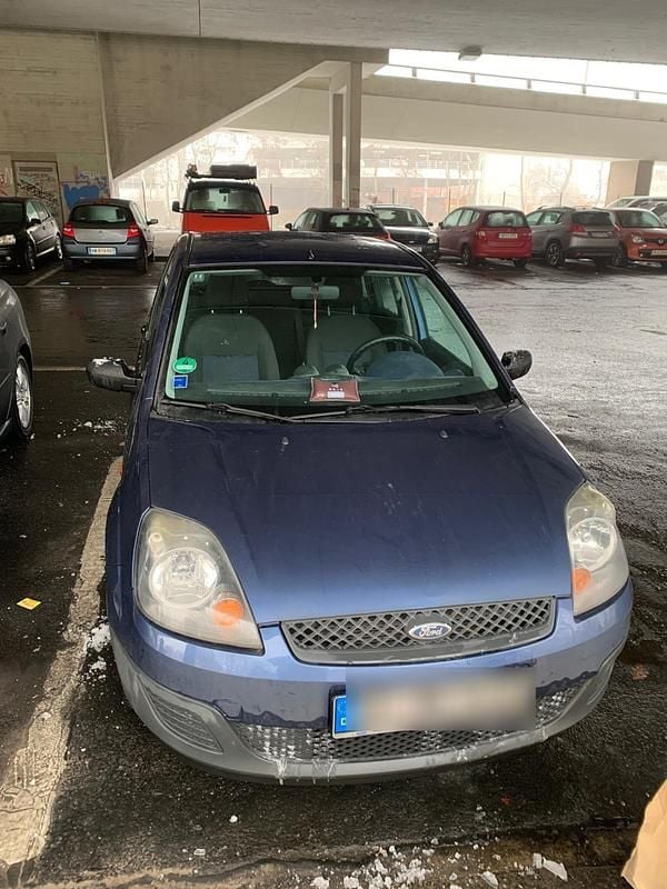 Blau Gebraucht 2006 Ford Fiesta Kombi | 2.150 € (Fairer Preis) - Bild 1/4