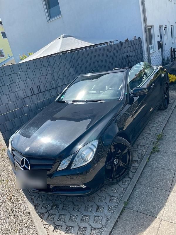 Second-hand Mercedes E250 204 CP (150 kW) 2010 Negru Cabrio