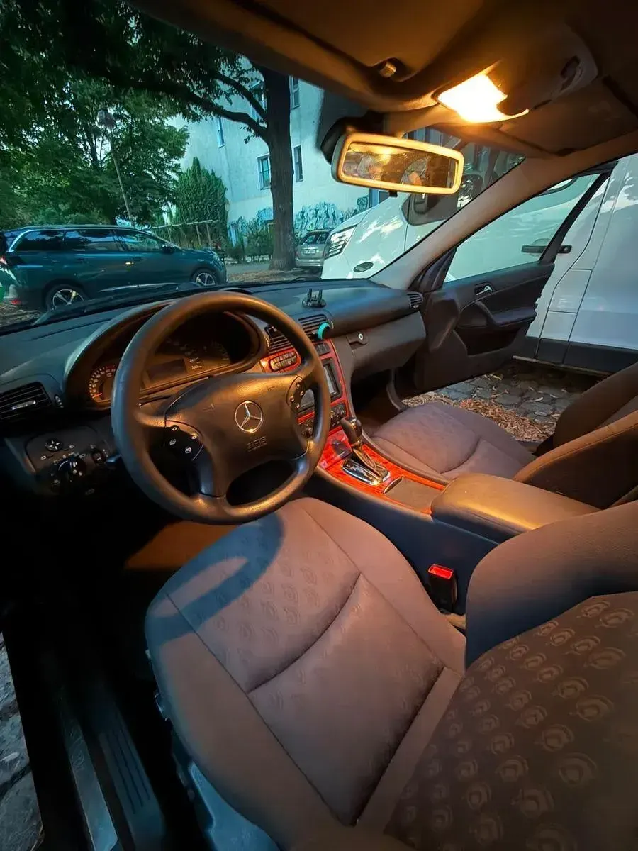 Gebraucht Mercedes C180 Classic 143 PS (105 kW) 2003 Schwarz Kombi