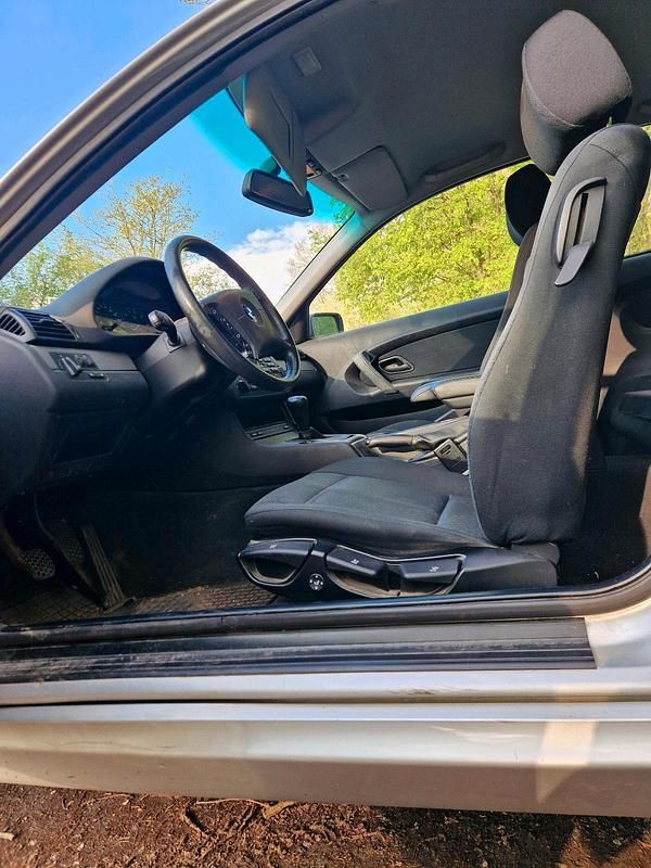 Second-hand BMW 318 143 CP (105 kW) 2003 Argintiu Berlinǎ