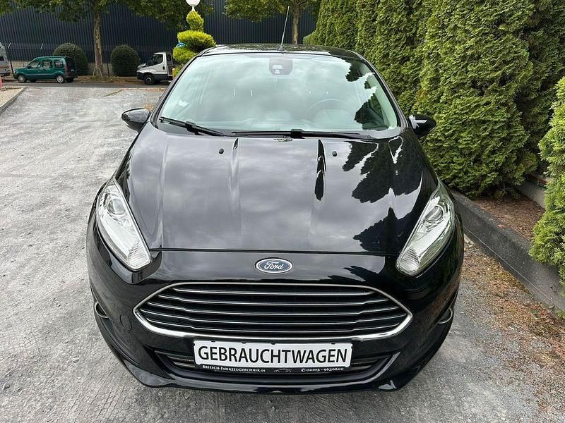 Schwarz Gebraucht 2015 Ford Fiesta Premium Kleinwagen | 7.250 € (Fairer Preis) - Bild 1/4