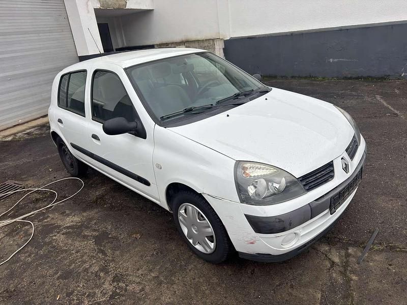 Gebraucht Renault Clio II Campus 58 PS (42 kW) 2005 Weiß Kleinwagen