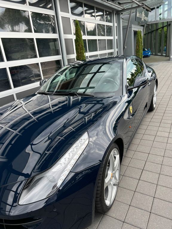 Blau Gebraucht 2012 Ferrari FF Limousine | 185.000 € - Bild 1/4