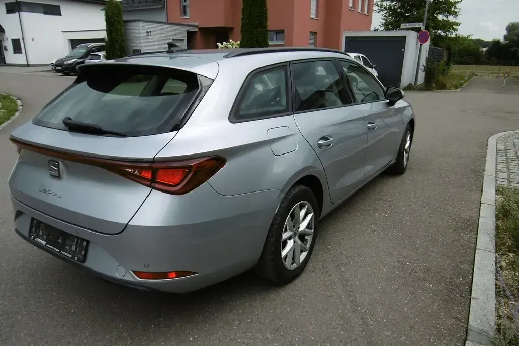 Gebraucht Seat Leon 150 PS (110 kW) 2022 Silber Kombi