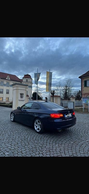 Gebraucht BMW 318 143 PS (105 kW) 2010 Blau Coupé