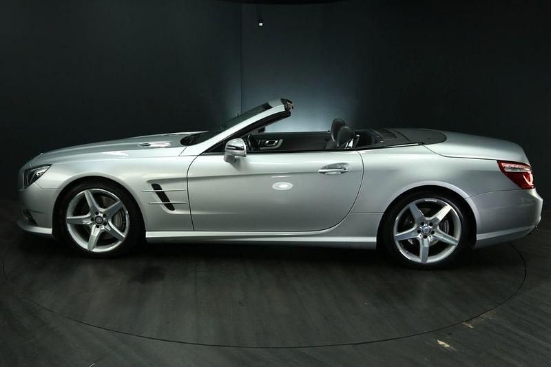 Gebraucht Mercedes SL500 435 PS (319 kW) 2015 Iridiumsilbermetallic 775 Cabrio