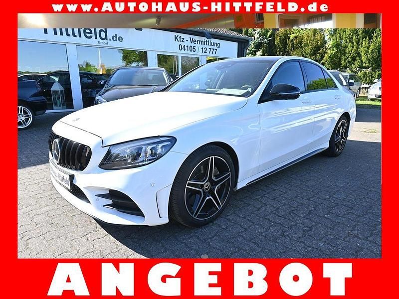 Weiß polarweiss uni Gebraucht 2019 Mercedes C300 AMG line Limousine | 31.200 € (Fairer Preis) - Bild 1/4