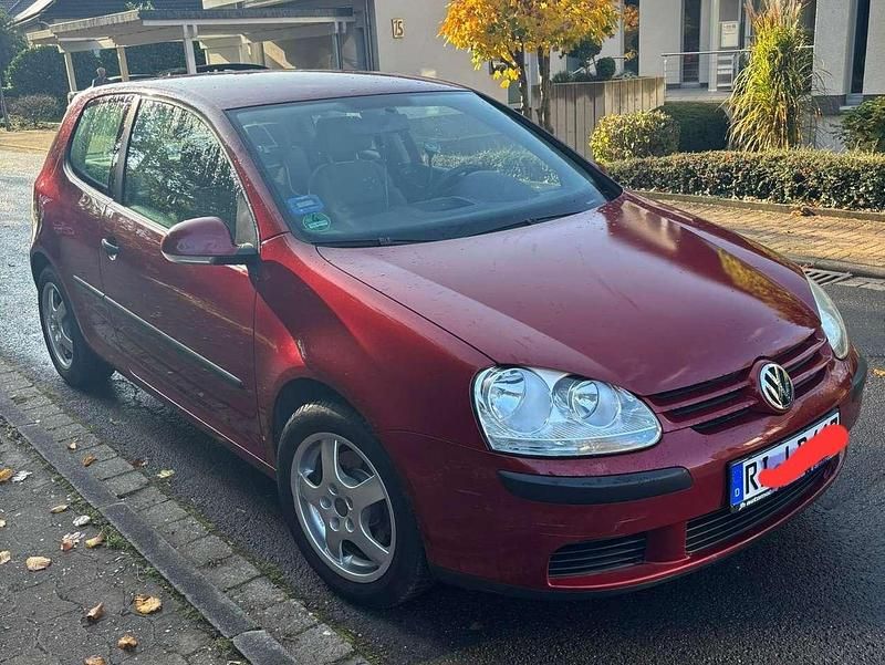 Rot Gebraucht 2005 VW Golf IV Trendline Kleinwagen | 4.800 € (Teuer) - Bild 1/4