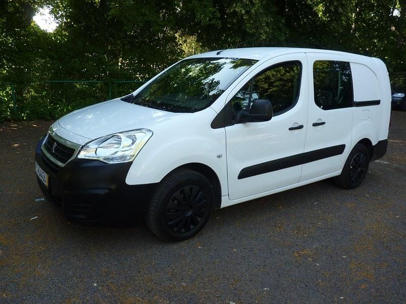Weiß Gebraucht 2018 Peugeot Partner Van / Kleinbus | 10.900 € (Fairer Preis) - Bild 1/4
