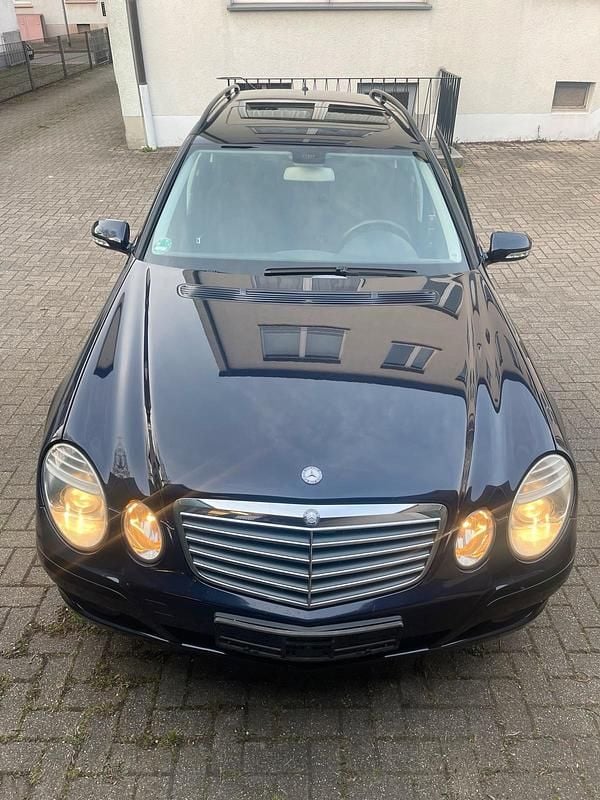 Gebraucht Mercedes E200 168 PS (123 kW) 2007 Blau Kombi