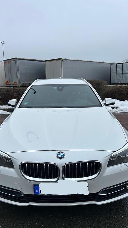Gebraucht BMW 520 Luxury Line 195 PS (143 kW) 2015 Weiß Limousine