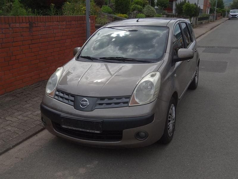 Beige Gebraucht 2006 Nissan Note Acenta Van / Kleinbus | 2.200 € (Etwas zu teuer) - Bild 1/4