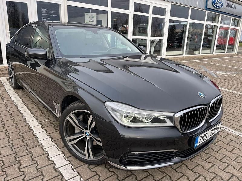 Gebraucht BMW 730 265 PS (194 kW) 2016 Blau Limousine