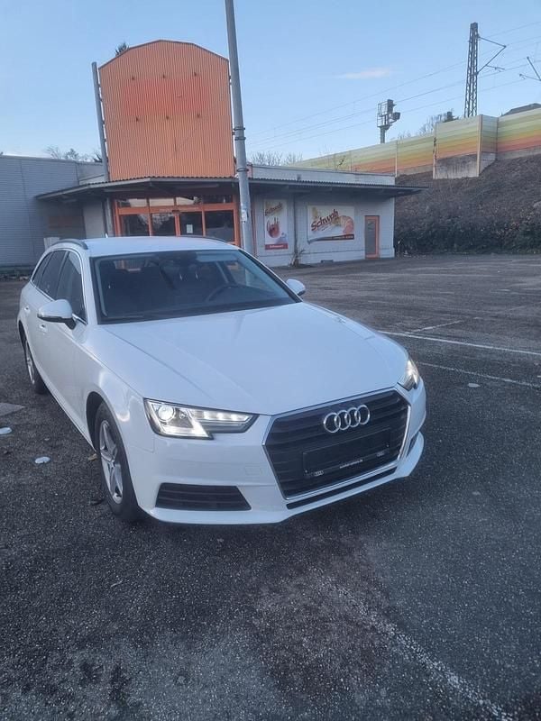 Weiß Gebraucht 2019 Audi A4 Kombi | 15.500 € (Superpreis) - Bild 1/4