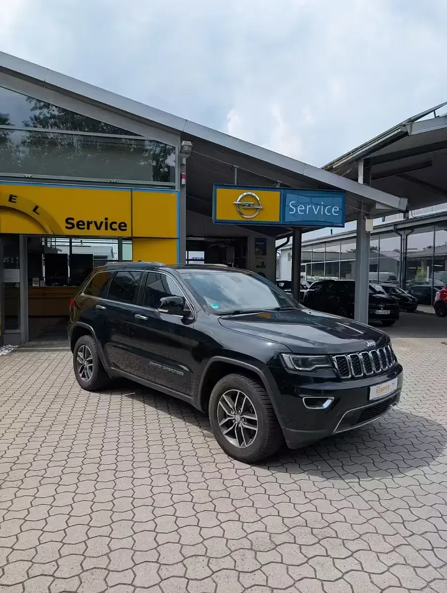 Gebraucht Jeep Grand Cherokee Limited 250 PS (183 kW) 2017 Schwarz metallic SUV