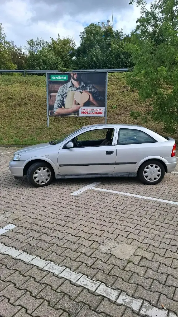 Gebraucht Opel Astra 75 PS (55 kW) 1998 Silber Limousine